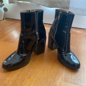 Calvin Klein Shiny Leather Ankle Boots sz 7